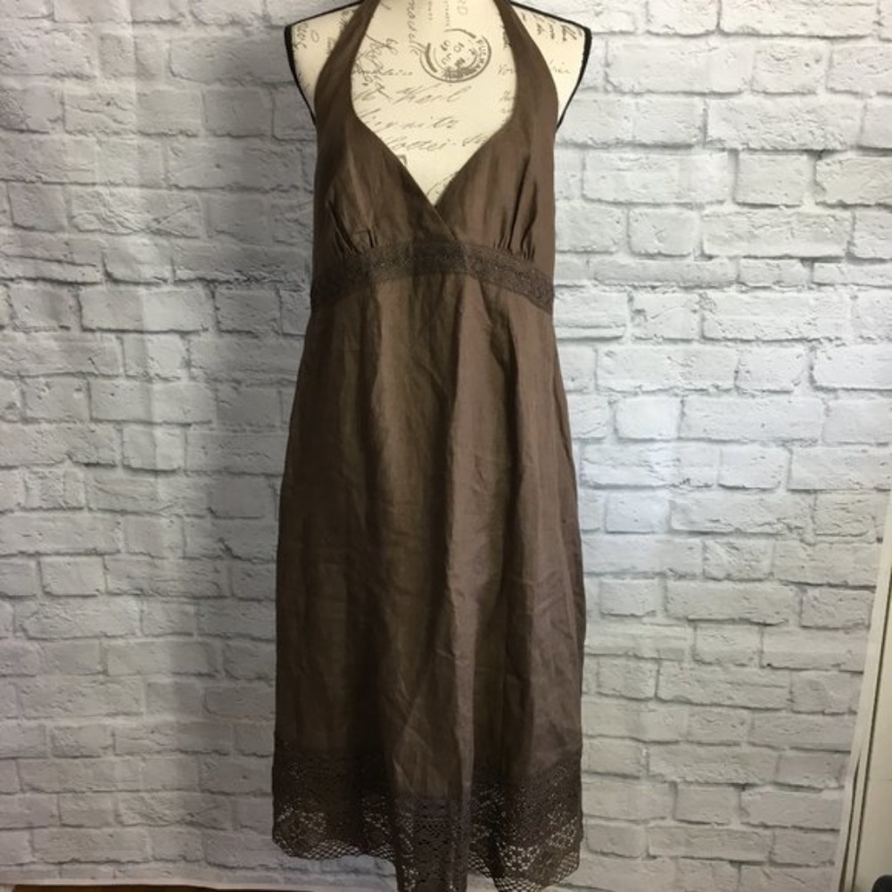 A Pea in the Pod Maternity Linen & Lace Dress - Picture 3 of 8